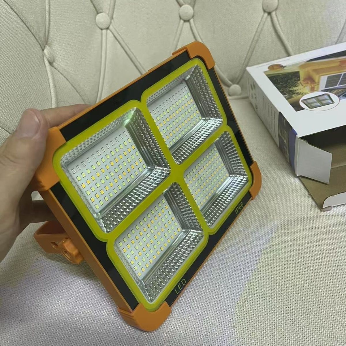 أقوى جهاز للشحن والإضاءة Mini Projecteur 4/1